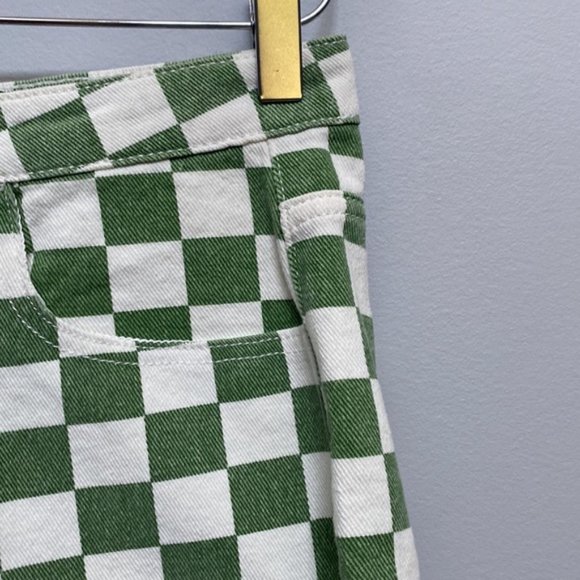 ❗️SOLD❗️Pretty Little Thing Sage Green Check Denim Mom Shorts Size 4 - Picture 4 of 10